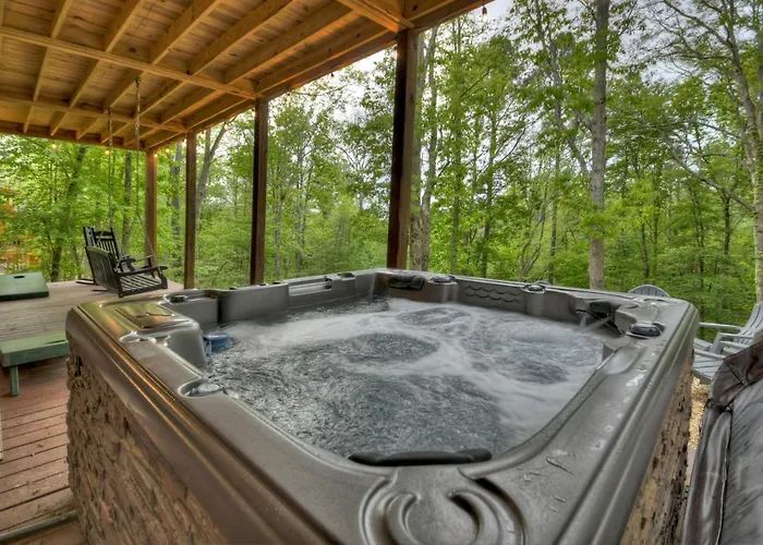 Escape & Enjoy! Haven Cabin With Game Room & Hot Tub