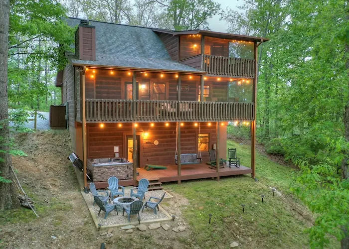 Escape & Enjoy! Haven Cabin With Game Room & Hot Tub