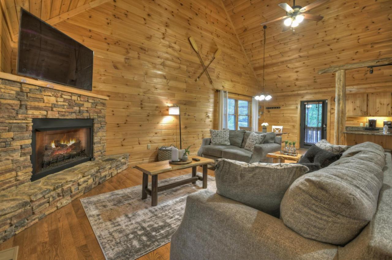 Hébergement de vacances Escape & Enjoy! Haven With Game & Hot Tub Blue Ridge