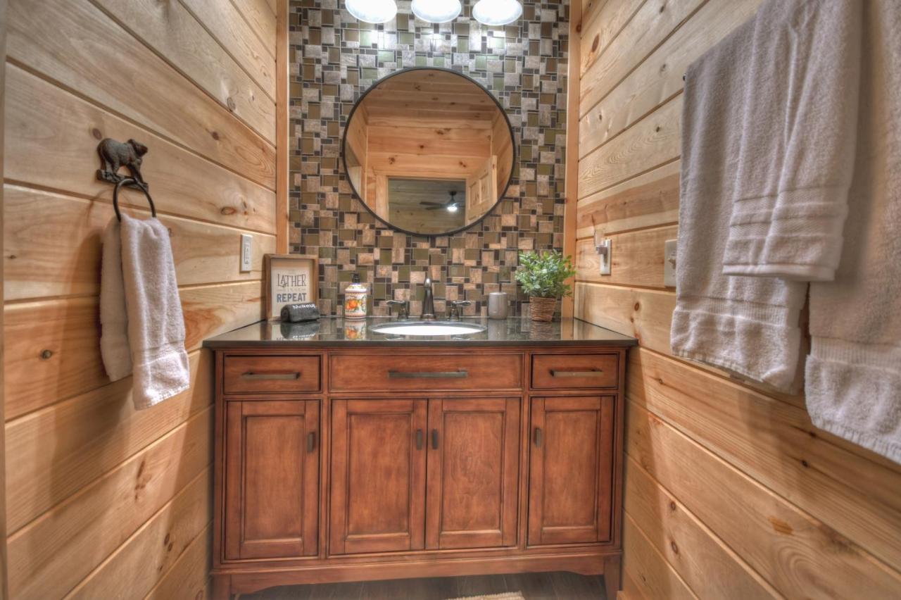 Escape & Enjoy! Haven With Game & Hot Tub Hébergement de vacances Blue Ridge